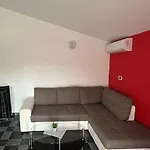 Family Friendly With A Swimming Pool - 22040 Apartament *