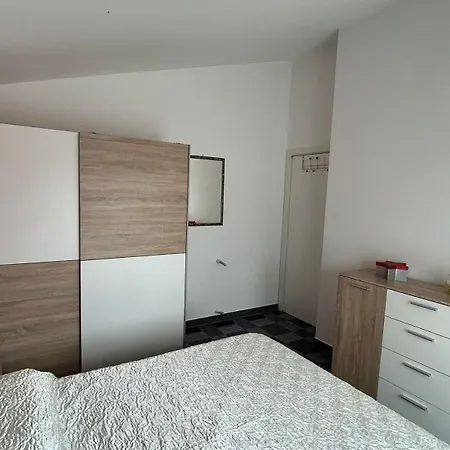 Family Friendly With A Swimming Pool - 22040 Апартаменти Пула