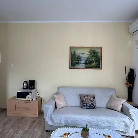 Family Friendly With A Swimming Pool - 22040 * Пула