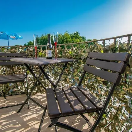 Family Friendly With A Swimming Pool - 22040 Пула