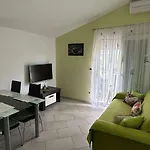 Family Friendly With A Swimming Pool - 22040 Lägenhet