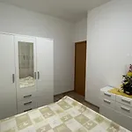 Family Friendly With A Swimming Pool - 22040 Apartman *