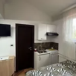 Family Friendly With A Swimming Pool - 22040 Póla
