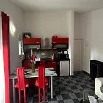 Lägenhet Family Friendly With A Swimming Pool - 22040