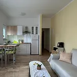 Family Friendly With A Swimming Pool - 22040 Apartman