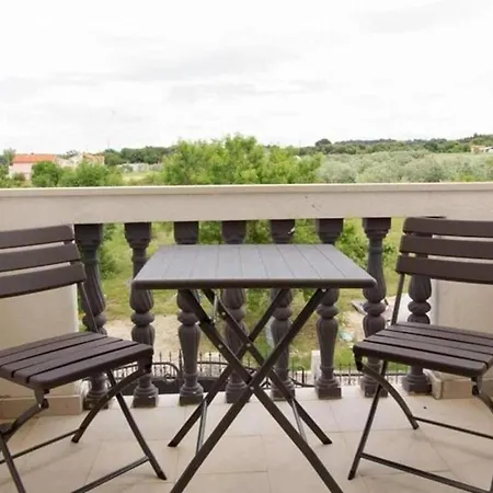 Apartmán Family Friendly With A Swimming Pool - 22040 *