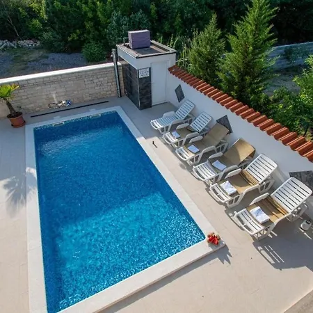Family Friendly With A Swimming Pool - 22040 Apartmán