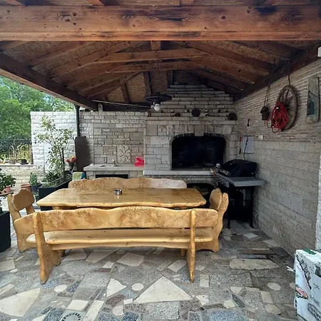 Apartmán Family Friendly With A Swimming Pool - 22040