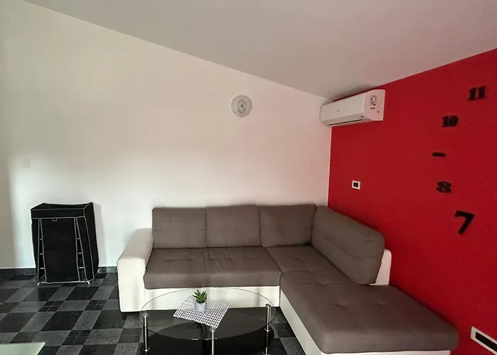 Family Friendly With A Swimming Pool - 22040 Apartman *