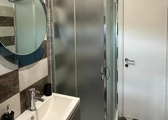 Family Friendly With A Swimming Pool - 22040 Póla